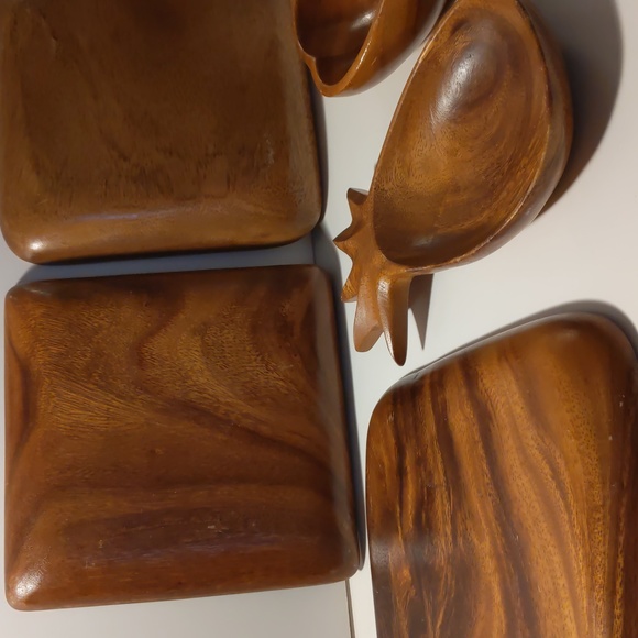 Vintage set of Monkey Pod salad plates pineapple shaped bowl and scalloped bowl - Picture 7 of 10